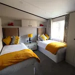 Macaw Chalet Malton